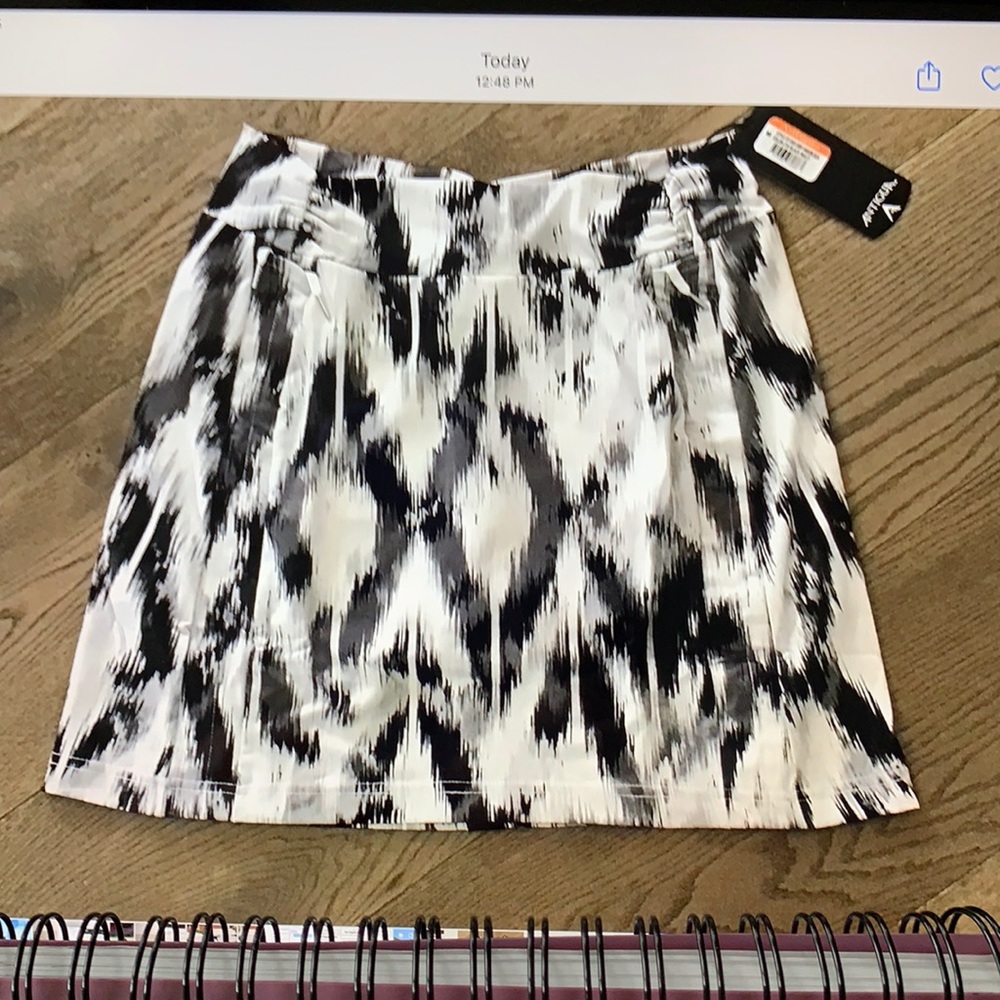 NEW Med. Antigua cinch skort